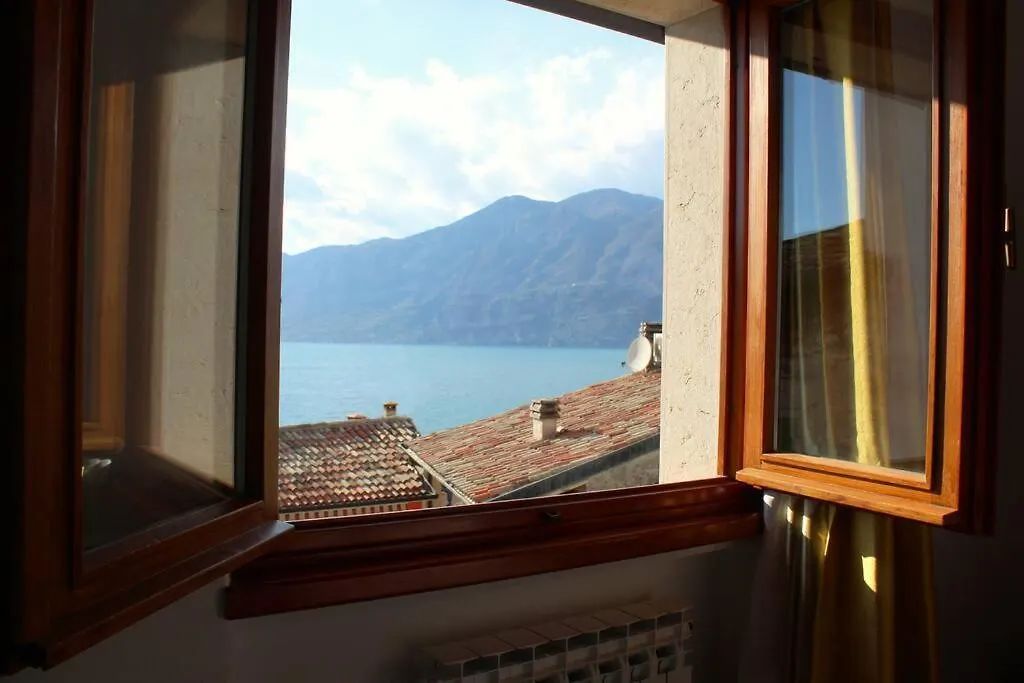 Appartamento Con Vista Lago Casa Gaspar Бренцоне-суль-Гарда Апартаменты