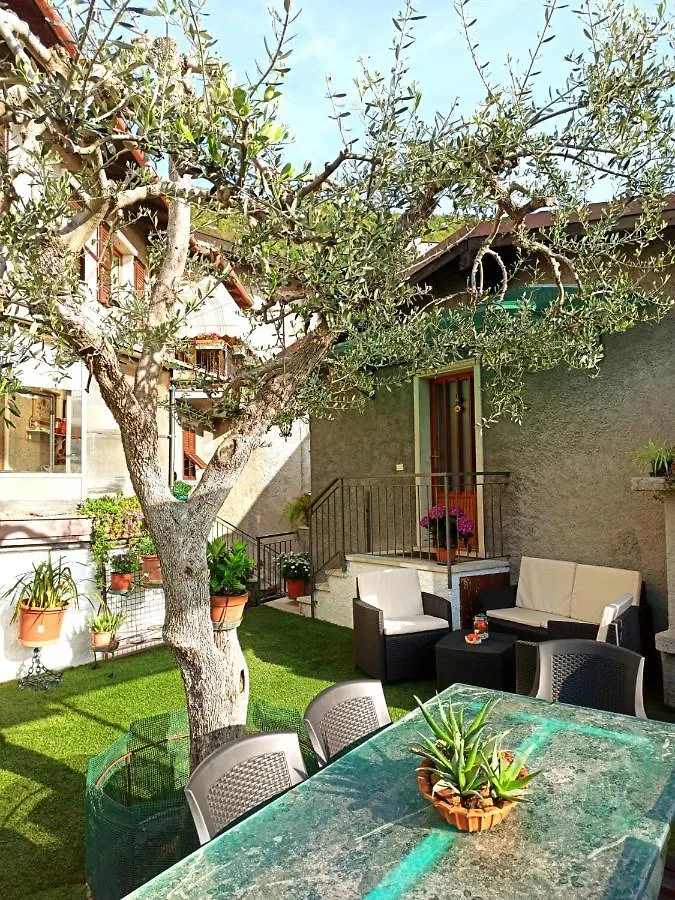 Appartamento Con Vista Lago Casa Gaspar Бренцоне-суль-Гарда Апартаменты