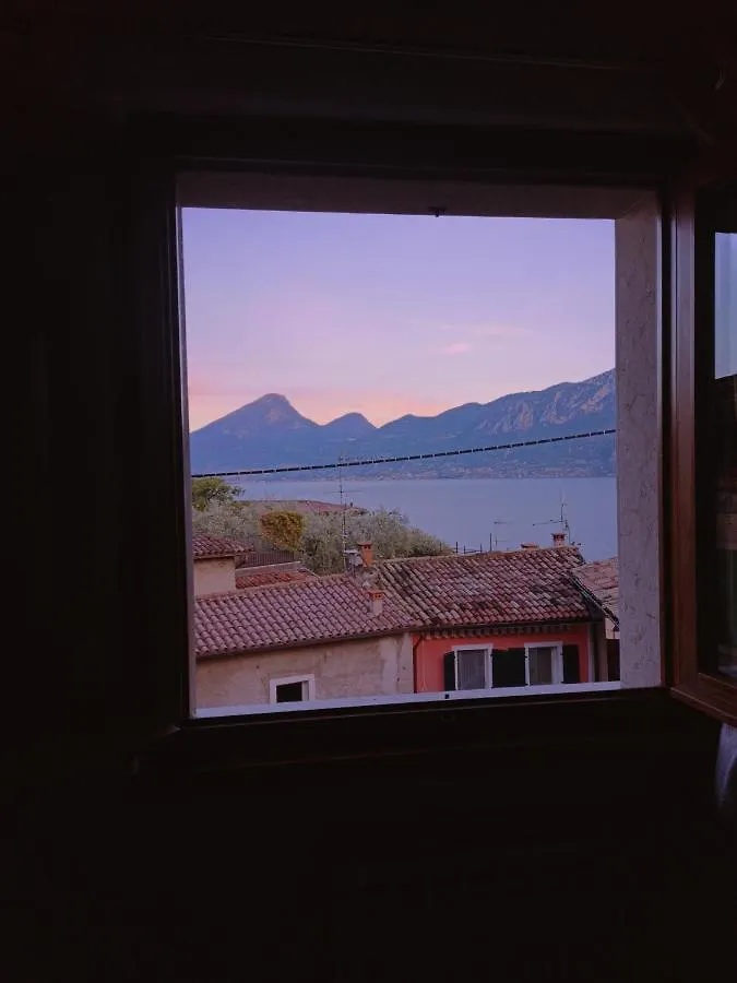 Апартаменты Appartamento Con Vista Lago Casa Gaspar Бренцоне-суль-Гарда Италия