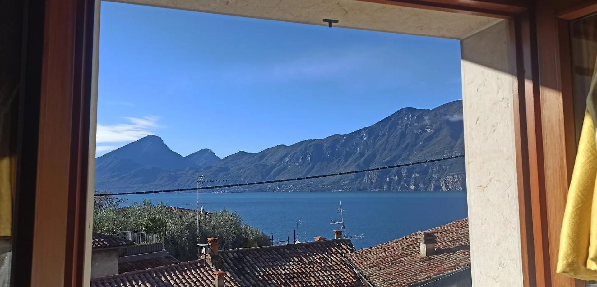 Appartamento Con Vista Lago Casa Gaspar Бренцоне-суль-Гарда