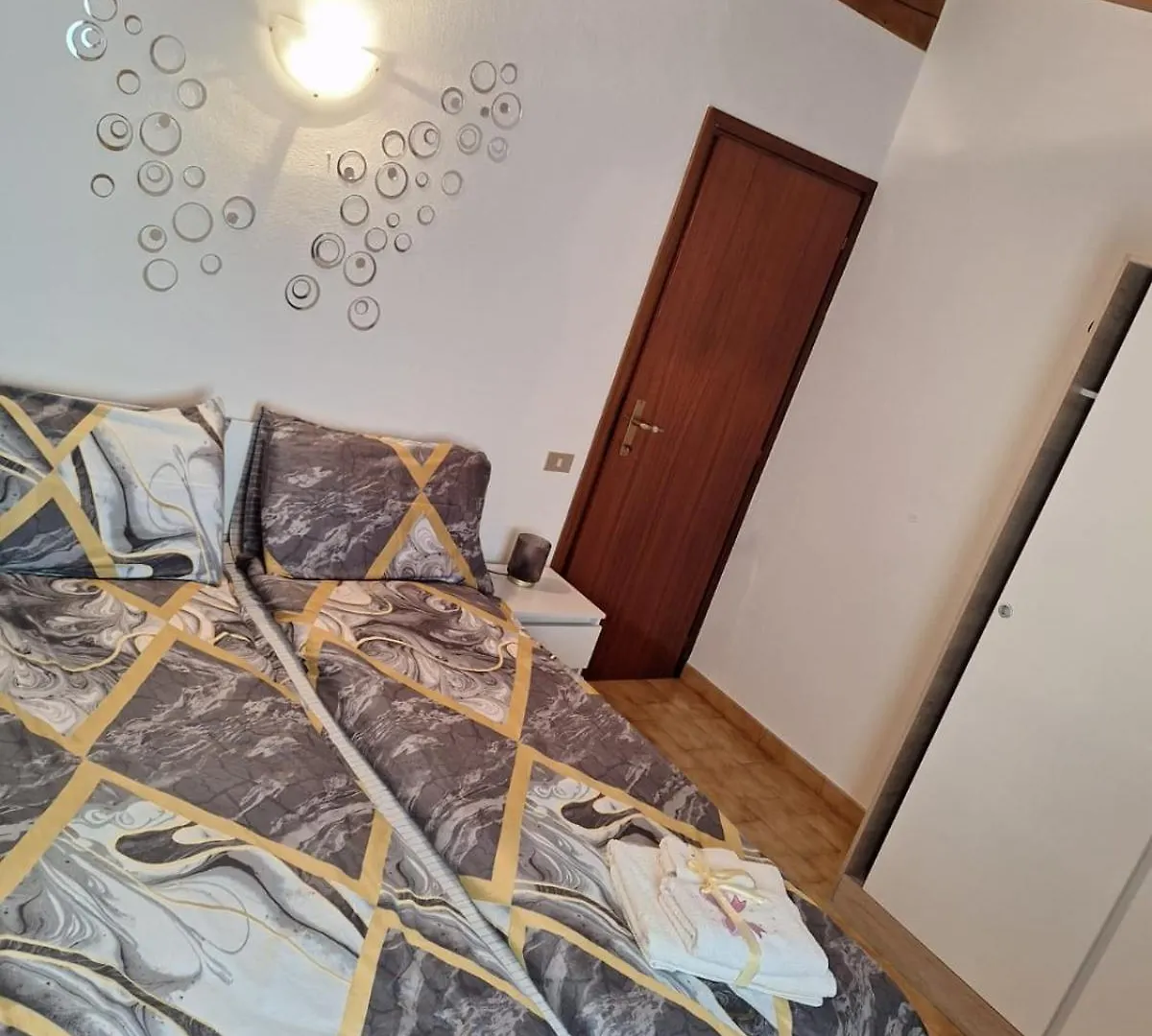 Appartamento Con Vista Lago Casa Gaspar Бренцоне-суль-Гарда